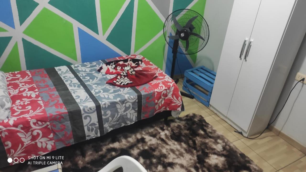 Pedro Juan Caballero Urban Hostel מראה חיצוני תמונה